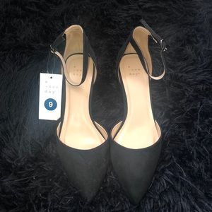 NWT Black Block Heel